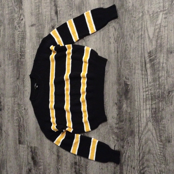 Sweater - Picture 2 of 5